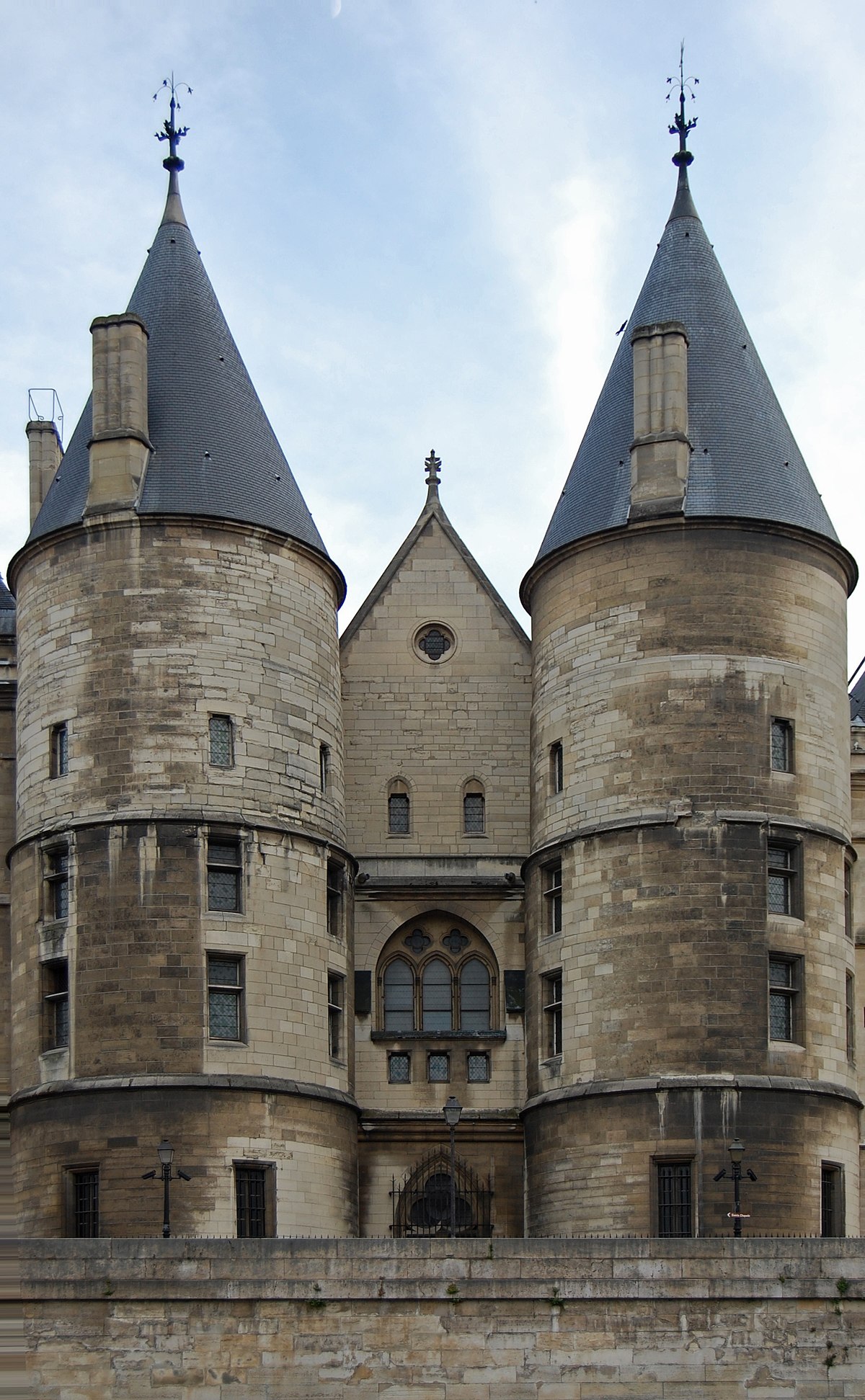 conciergerie définition